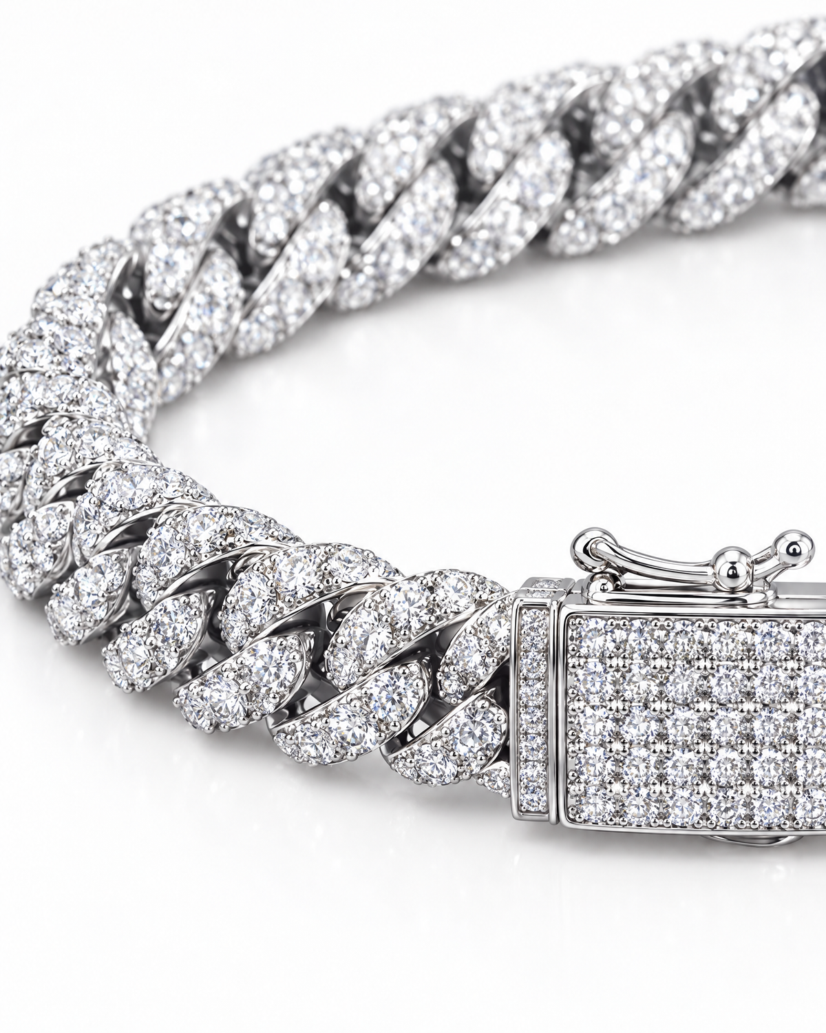Close-up of the Regent Cuban bracelet's pavé-set links.